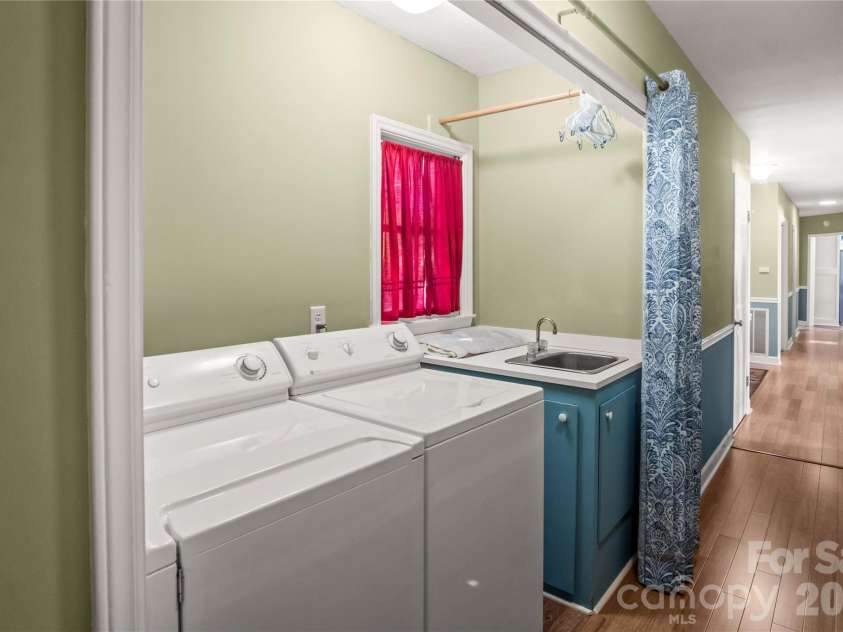 1137 Mountain Laurel Drive, Columbus, NC 28722.  MLS# CAR4423515, YatesRealty ID 50115. 