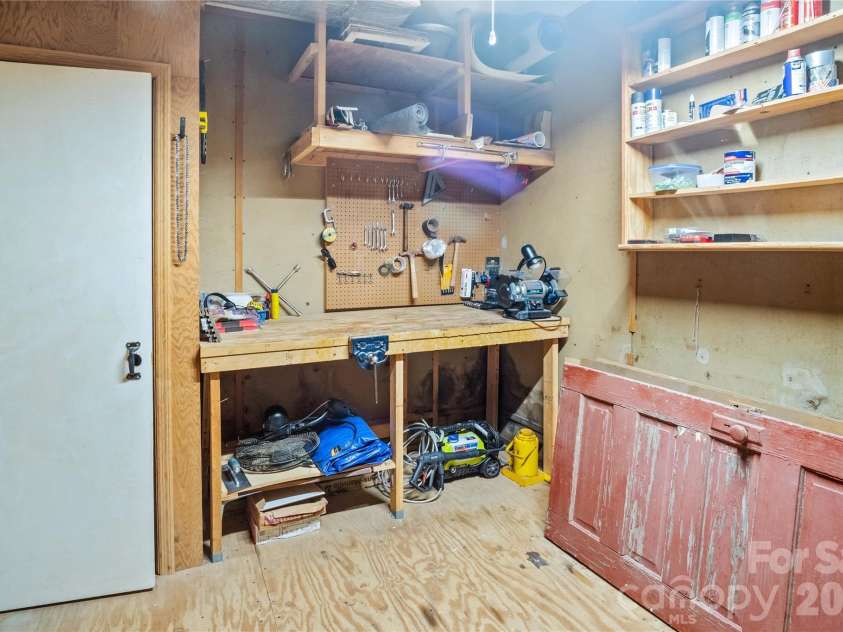 1137 Mountain Laurel Drive, Columbus, NC 28722.  MLS# CAR4423515, YatesRealty ID 50115. 