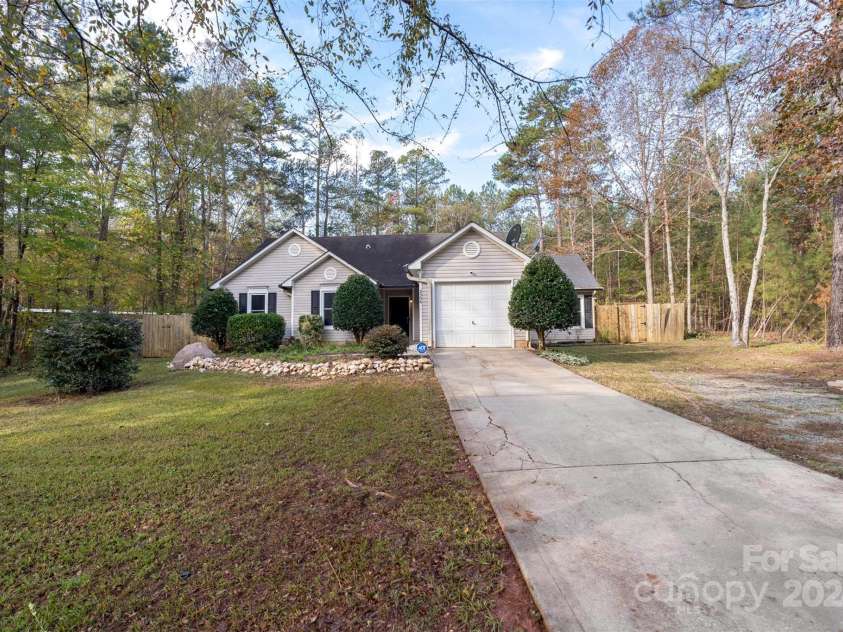 2306 Morningside Drive, Lancaster, SC 29720.  MLS# CAR4201758, YatesRealty ID 5012. 
