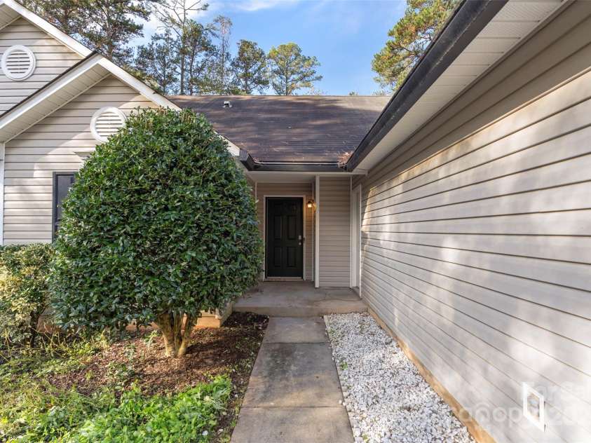 2306 Morningside Drive, Lancaster, SC 29720.  MLS# CAR4201758, YatesRealty ID 5012. 