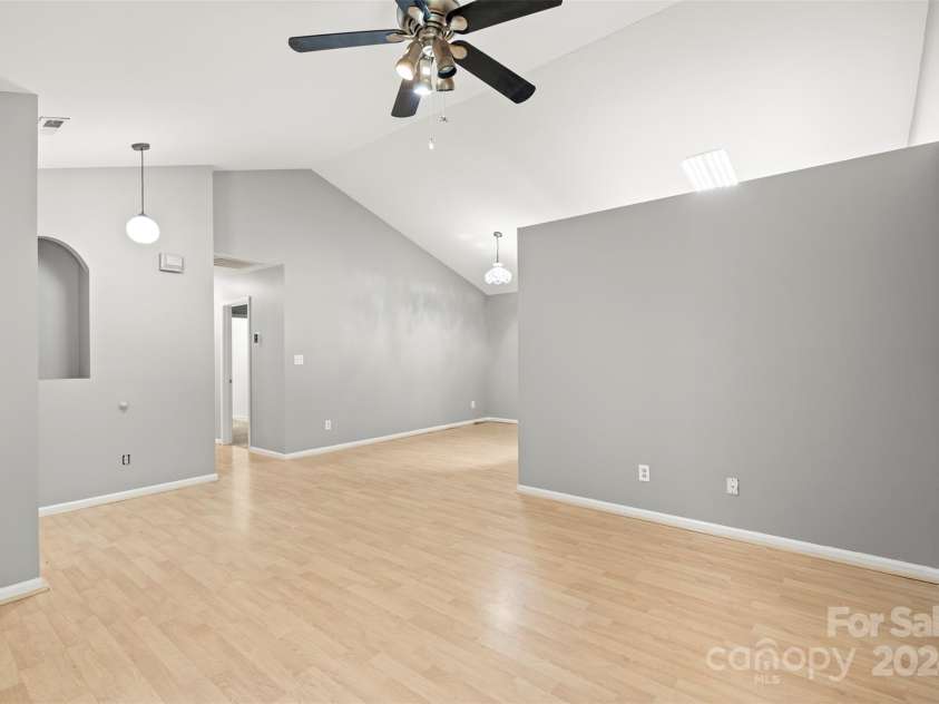 2306 Morningside Drive, Lancaster, SC 29720.  MLS# CAR4201758, YatesRealty ID 5012. 