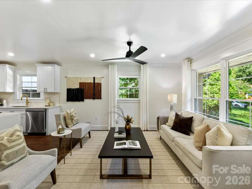 6711 Raven Place, Charlotte, NC 28210.  MLS# CAR4423625, YatesRealty ID 50121. 