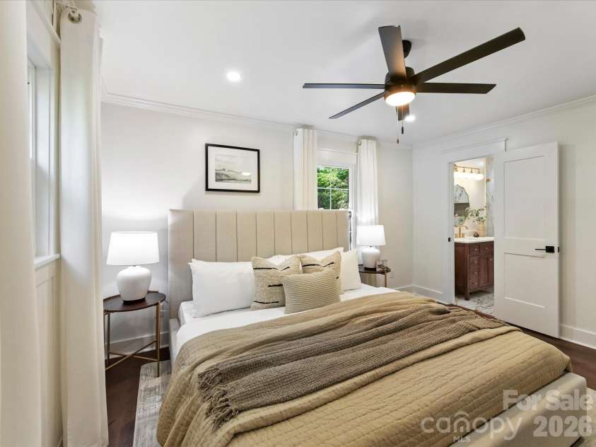6711 Raven Place, Charlotte, NC 28210.  MLS# CAR4423625, YatesRealty ID 50121. 