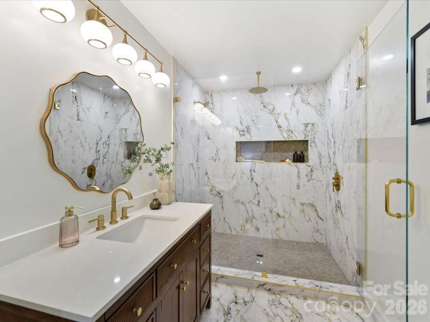 6711 Raven Place, Charlotte, NC 28210.  MLS# CAR4423625, YatesRealty ID 50121. 