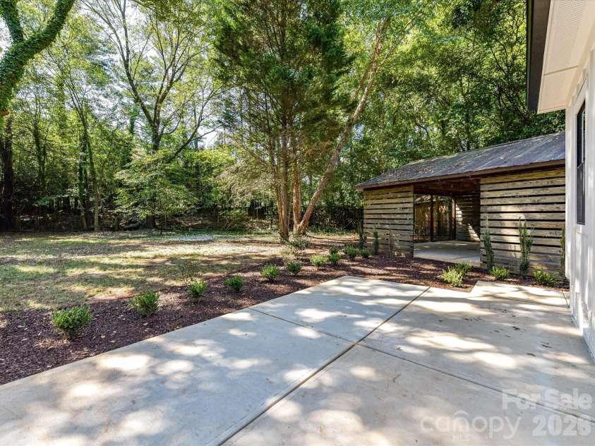 6711 Raven Place, Charlotte, NC 28210.  MLS# CAR4423625, YatesRealty ID 50121. 