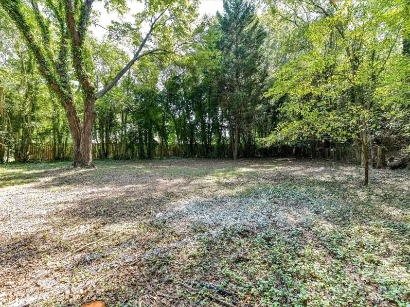 6711 Raven Place, Charlotte, NC 28210.  MLS# CAR4423625, YatesRealty ID 50121. 
