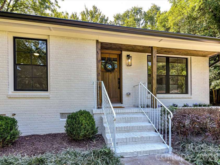 6711 Raven Place, Charlotte, NC 28210.  MLS# CAR4423625, YatesRealty ID 50121. 