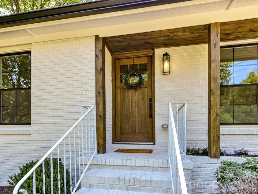 6711 Raven Place, Charlotte, NC 28210.  MLS# CAR4423625, YatesRealty ID 50121. 