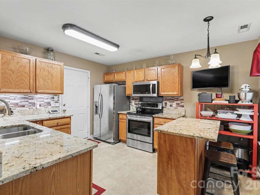 741 Wilderness Trail Drive, Charlotte, NC 28214.  MLS# CAR4354037, YatesRealty ID 50122. 