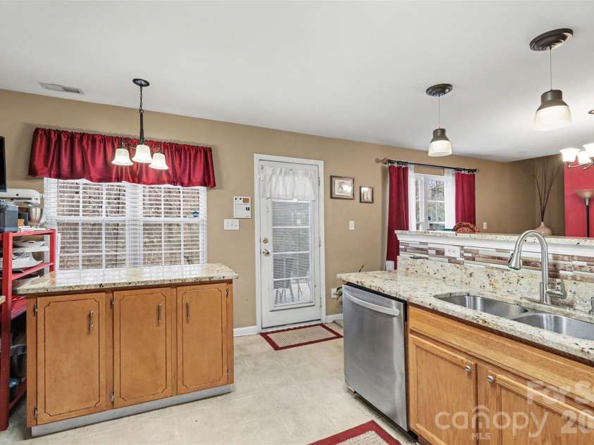741 Wilderness Trail Drive, Charlotte, NC 28214.  MLS# CAR4354037, YatesRealty ID 50122. 