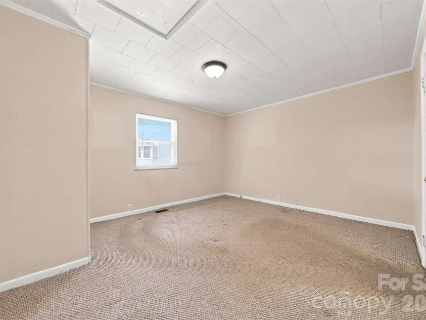 411 21st Street, Newton, NC 28658.  MLS# CAR4420607, YatesRealty ID 50123. 