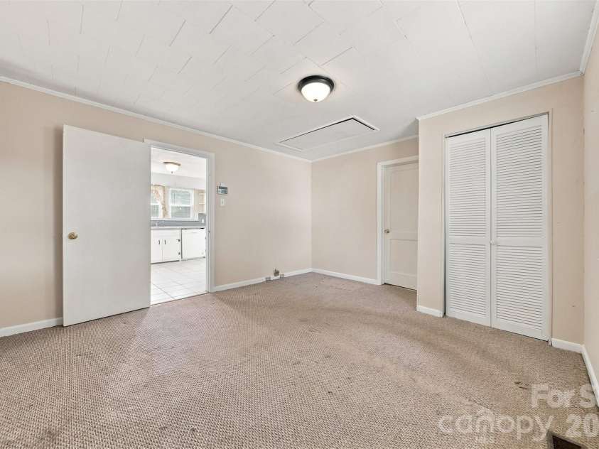 411 21st Street, Newton, NC 28658.  MLS# CAR4420607, YatesRealty ID 50123. 