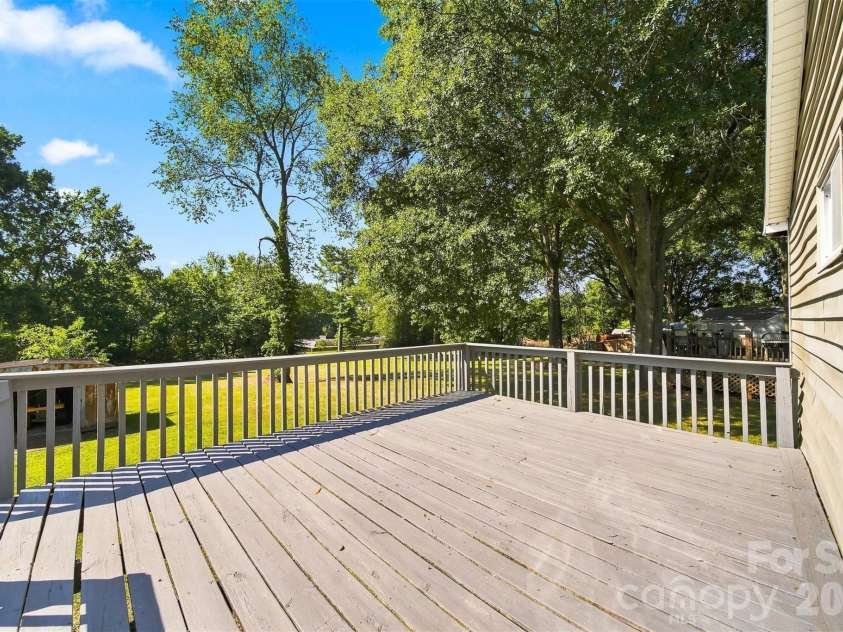 411 21st Street, Newton, NC 28658.  MLS# CAR4420607, YatesRealty ID 50123. 