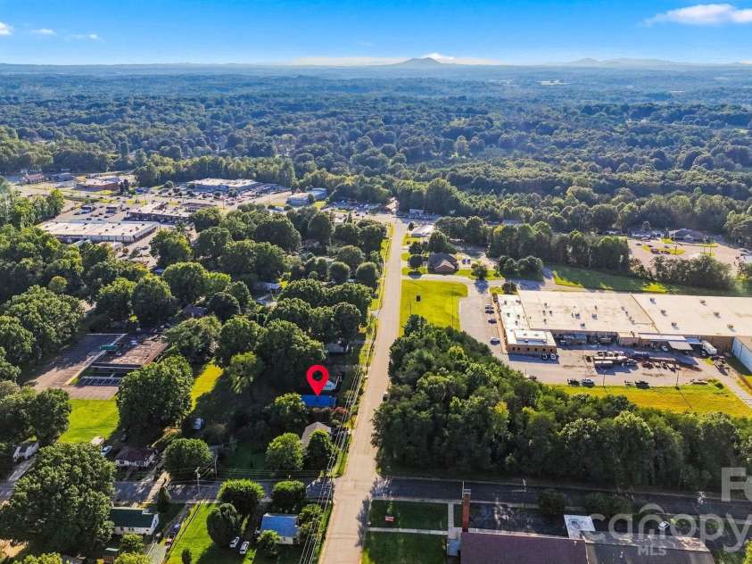 411 21st Street, Newton, NC 28658.  MLS# CAR4420607, YatesRealty ID 50123. 