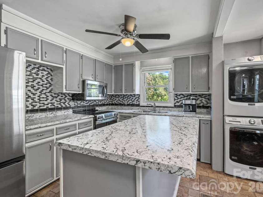 14700 August Lane, Charlotte, NC 28227.  MLS# CAR4423705, YatesRealty ID 50124. 
