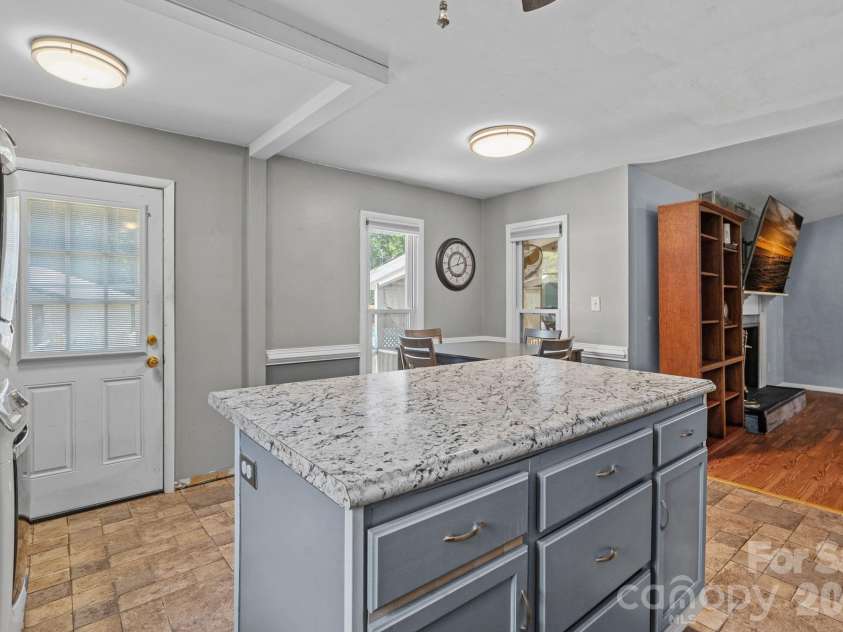 14700 August Lane, Charlotte, NC 28227.  MLS# CAR4423705, YatesRealty ID 50124. 