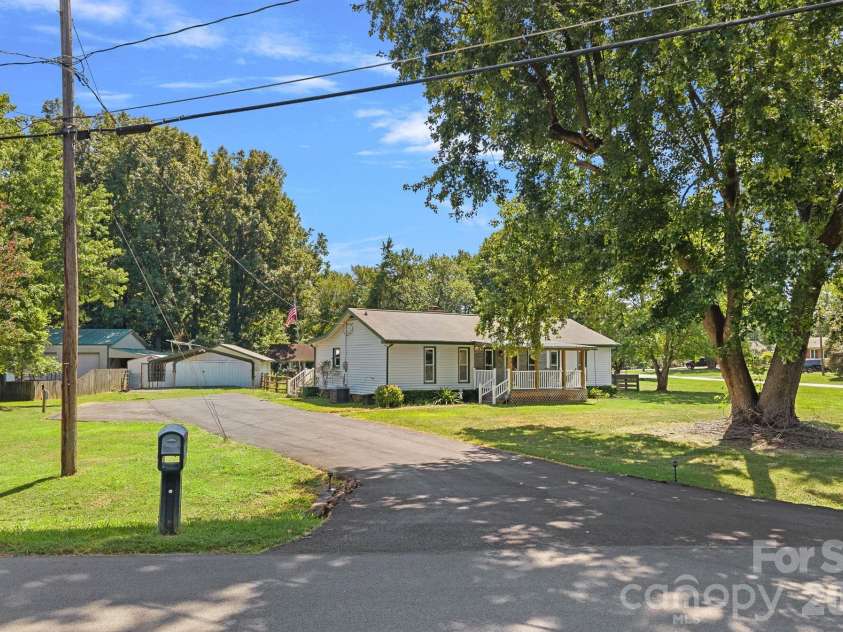 14700 August Lane, Charlotte, NC 28227.  MLS# CAR4423705, YatesRealty ID 50124. 