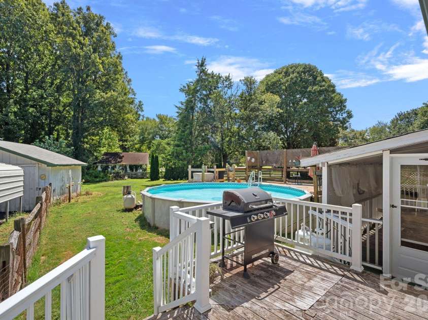 14700 August Lane, Charlotte, NC 28227.  MLS# CAR4423705, YatesRealty ID 50124. 