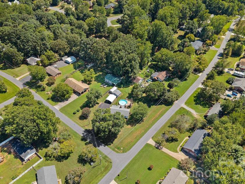 14700 August Lane, Charlotte, NC 28227.  MLS# CAR4423705, YatesRealty ID 50124. 