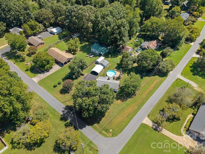 14700 August Lane, Charlotte, NC 28227.  MLS# CAR4423705, YatesRealty ID 50124. 