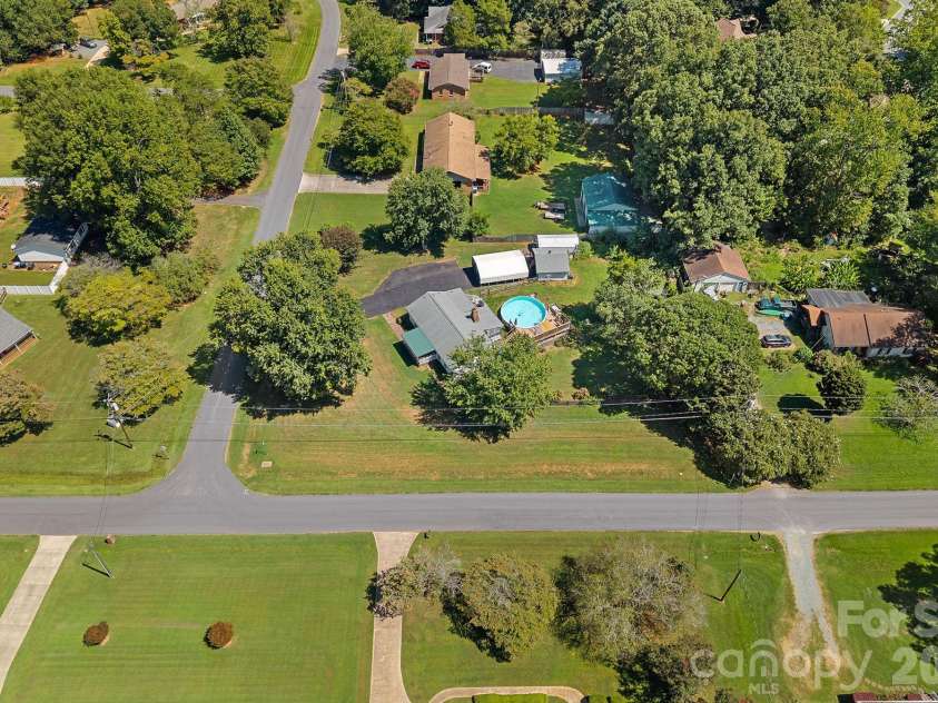 14700 August Lane, Charlotte, NC 28227.  MLS# CAR4423705, YatesRealty ID 50124. 