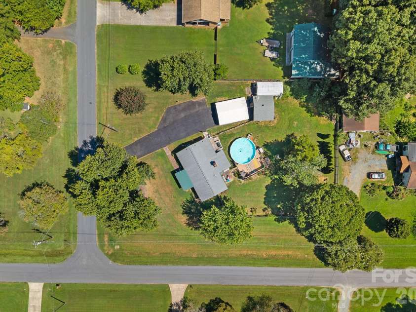 14700 August Lane, Charlotte, NC 28227.  MLS# CAR4423705, YatesRealty ID 50124. 