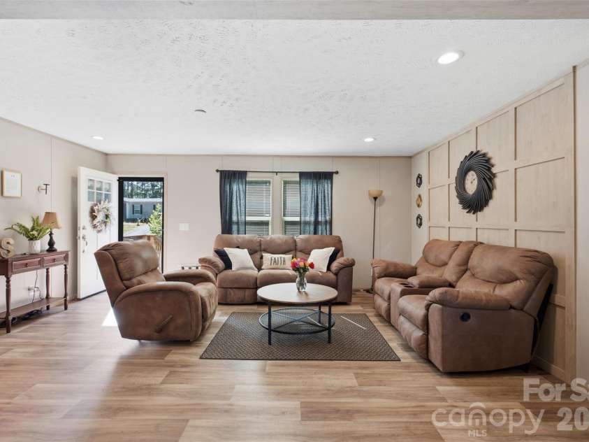 3194 Medicine Bow None, Claremont, NC 28610.  MLS# CAR4423072, YatesRealty ID 50126. 