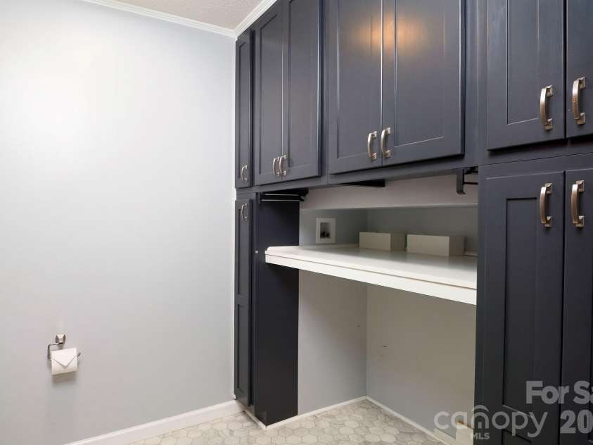 229 Random Road, Mocksville, NC 27028.  MLS# CAR4423714, YatesRealty ID 50129. 