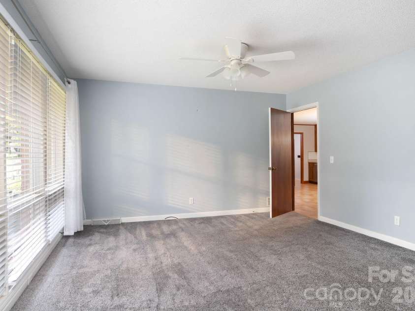 229 Random Road, Mocksville, NC 27028.  MLS# CAR4423714, YatesRealty ID 50129. 