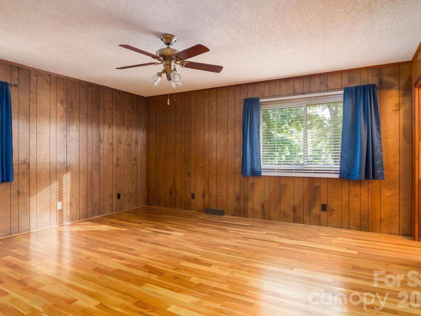 229 Random Road, Mocksville, NC 27028.  MLS# CAR4423714, YatesRealty ID 50129. 