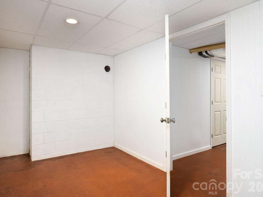 229 Random Road, Mocksville, NC 27028.  MLS# CAR4423714, YatesRealty ID 50129. 