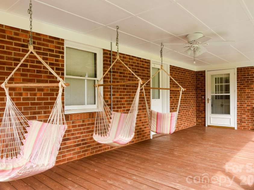 229 Random Road, Mocksville, NC 27028.  MLS# CAR4423714, YatesRealty ID 50129. 