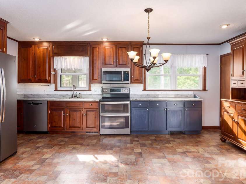 229 Random Road, Mocksville, NC 27028.  MLS# CAR4423714, YatesRealty ID 50129. 