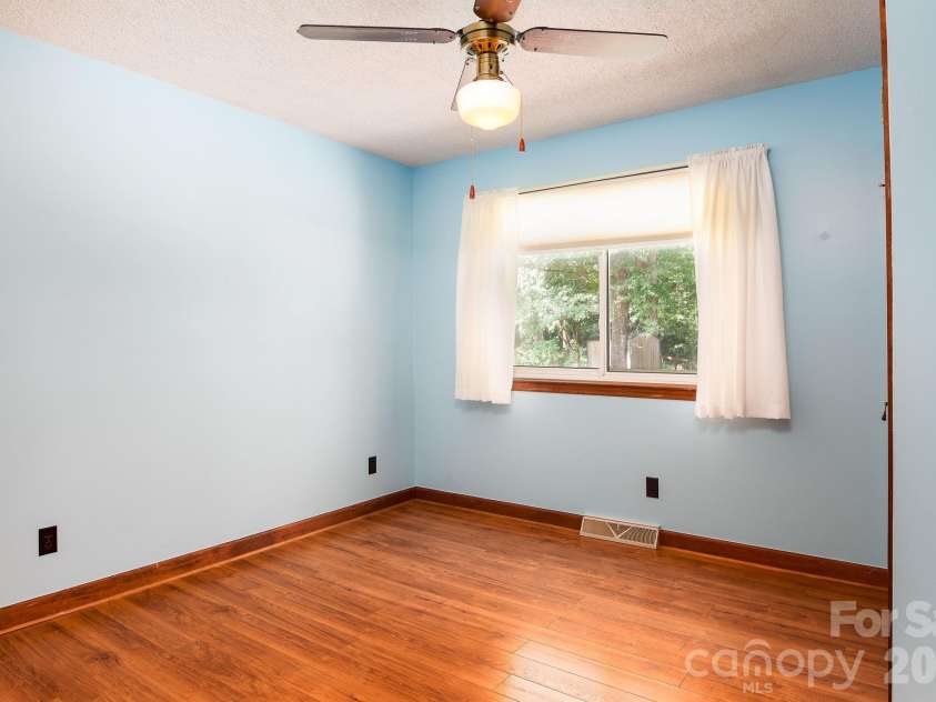 229 Random Road, Mocksville, NC 27028.  MLS# CAR4423714, YatesRealty ID 50129. 