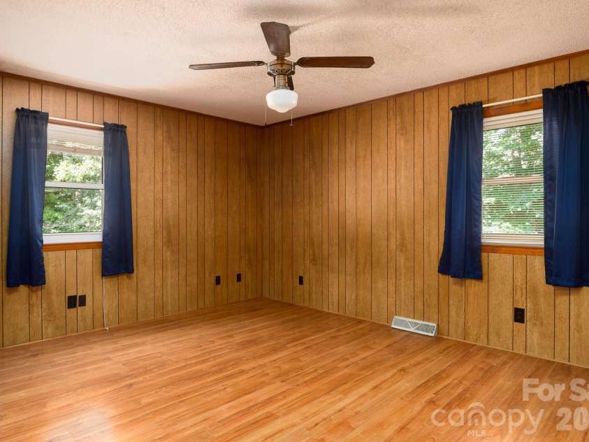 229 Random Road, Mocksville, NC 27028.  MLS# CAR4423714, YatesRealty ID 50129. 