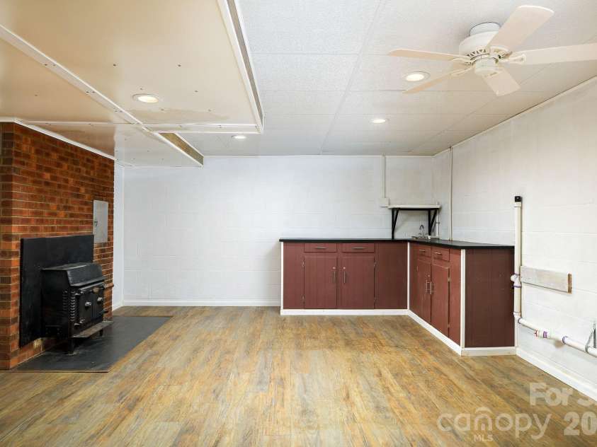 229 Random Road, Mocksville, NC 27028.  MLS# CAR4423714, YatesRealty ID 50129. 