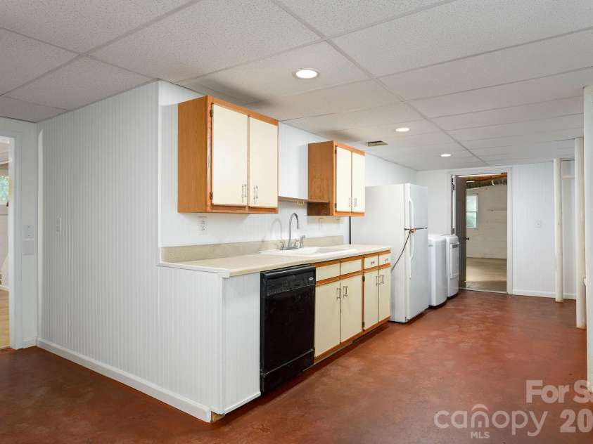 229 Random Road, Mocksville, NC 27028.  MLS# CAR4423714, YatesRealty ID 50129. 