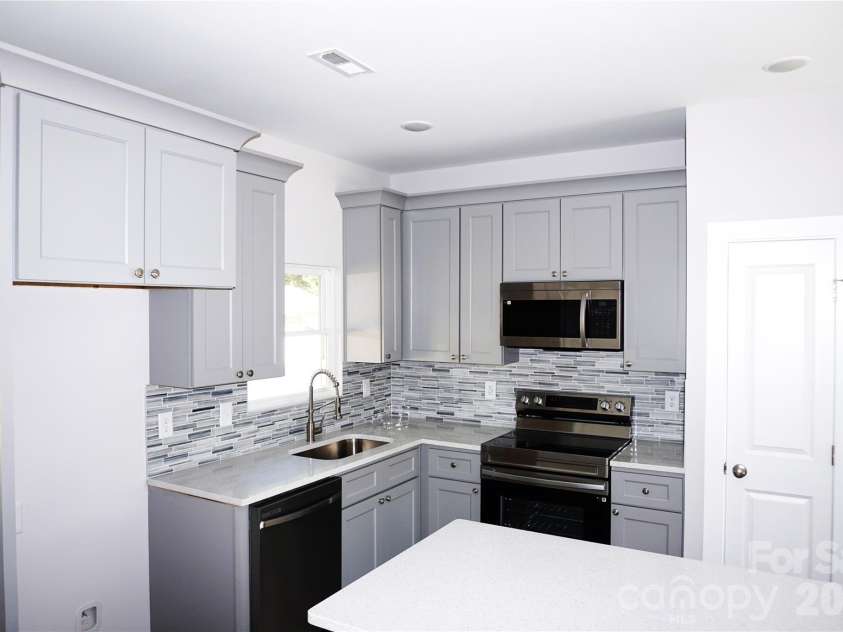 1022 C Street, Kannapolis, NC 28081.  MLS# CAR4343923, YatesRealty ID 5013. 