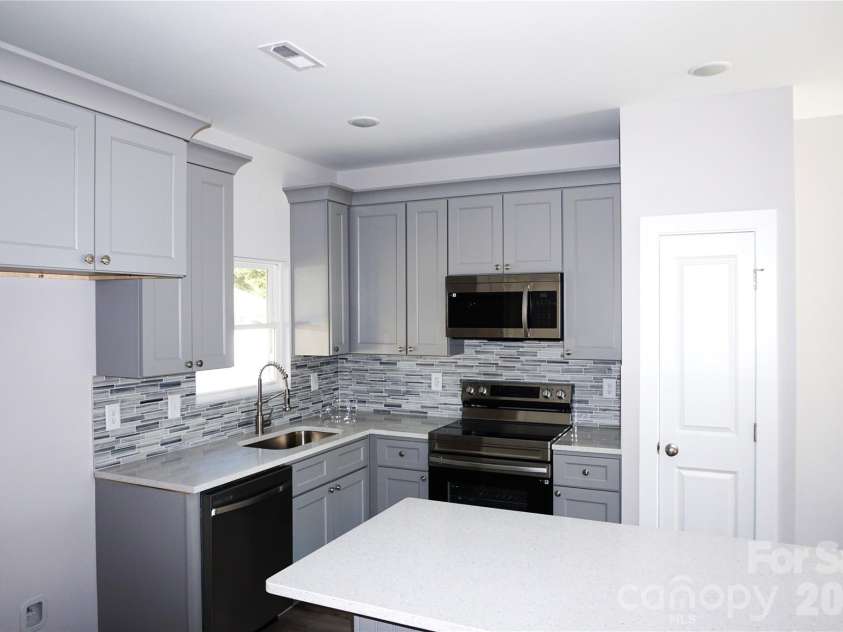 1022 C Street, Kannapolis, NC 28081.  MLS# CAR4343923, YatesRealty ID 5013. 