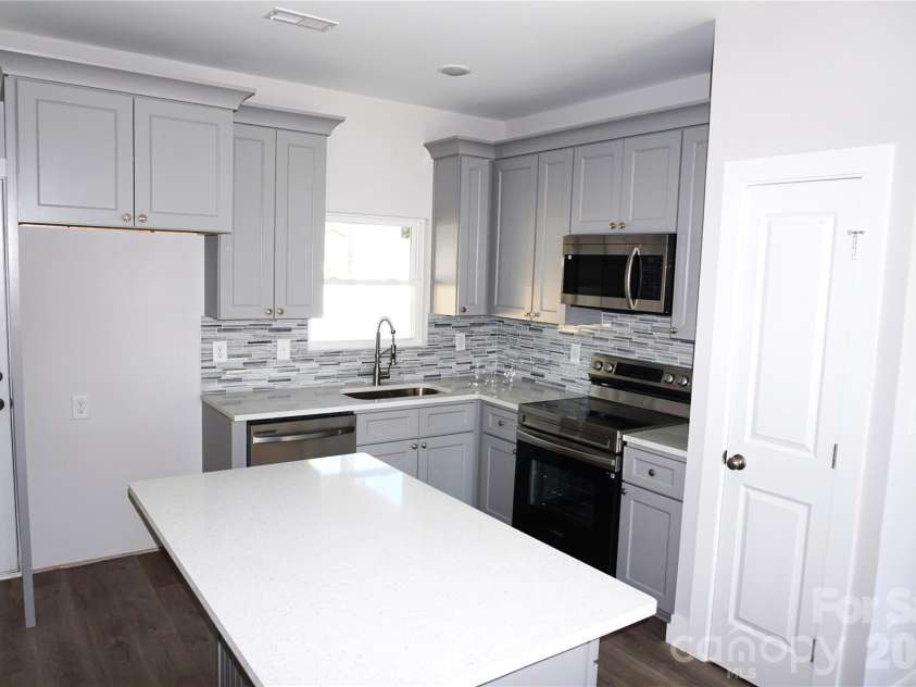 1022 C Street, Kannapolis, NC 28081.  MLS# CAR4343923, YatesRealty ID 5013. 