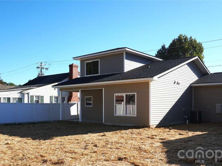 1022 C Street, Kannapolis, NC 28081.  MLS# CAR4343923, YatesRealty ID 5013. 