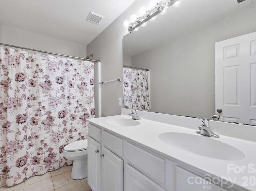 11239 Cypress View Drive, Charlotte, NC 28262.  MLS# CAR4421352, YatesRealty ID 50130. 