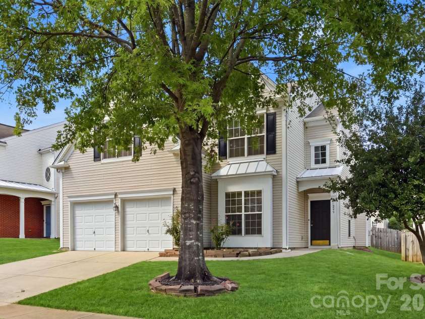 11239 Cypress View Drive, Charlotte, NC 28262.  MLS# CAR4421352, YatesRealty ID 50130. 