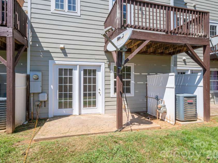 233 Southgate Lane, Mount Holly, NC 28120.  MLS# CAR4422759, YatesRealty ID 50133. 
