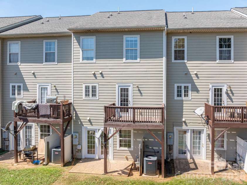 233 Southgate Lane, Mount Holly, NC 28120.  MLS# CAR4422759, YatesRealty ID 50133. 