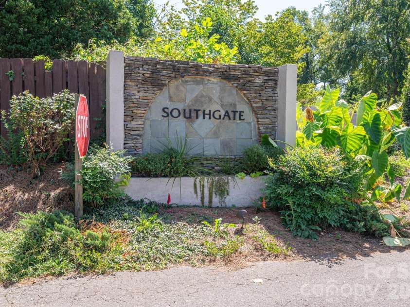 233 Southgate Lane, Mount Holly, NC 28120.  MLS# CAR4422759, YatesRealty ID 50133. 