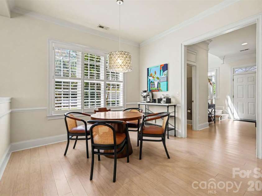 8354 Indigo Row, Charlotte, NC 28277.  MLS# CAR4417457, YatesRealty ID 50135. Breakfast/eating area