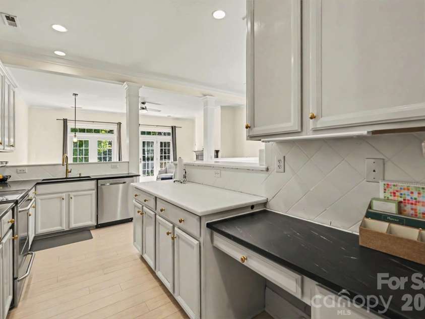 8354 Indigo Row, Charlotte, NC 28277.  MLS# CAR4417457, YatesRealty ID 50135. Kitchen