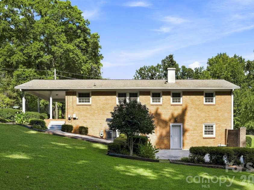 628 Sedgefield Street, Concord, NC 28025.  MLS# CAR4423342, YatesRealty ID 50136. 