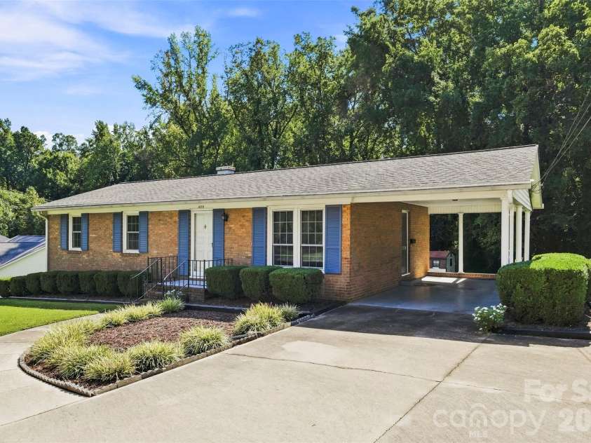 628 Sedgefield Street, Concord, NC 28025.  MLS# CAR4423342, YatesRealty ID 50136. 